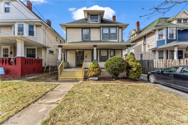1434 Ridgewood Avenue, Lakewood, OH - Photo 2