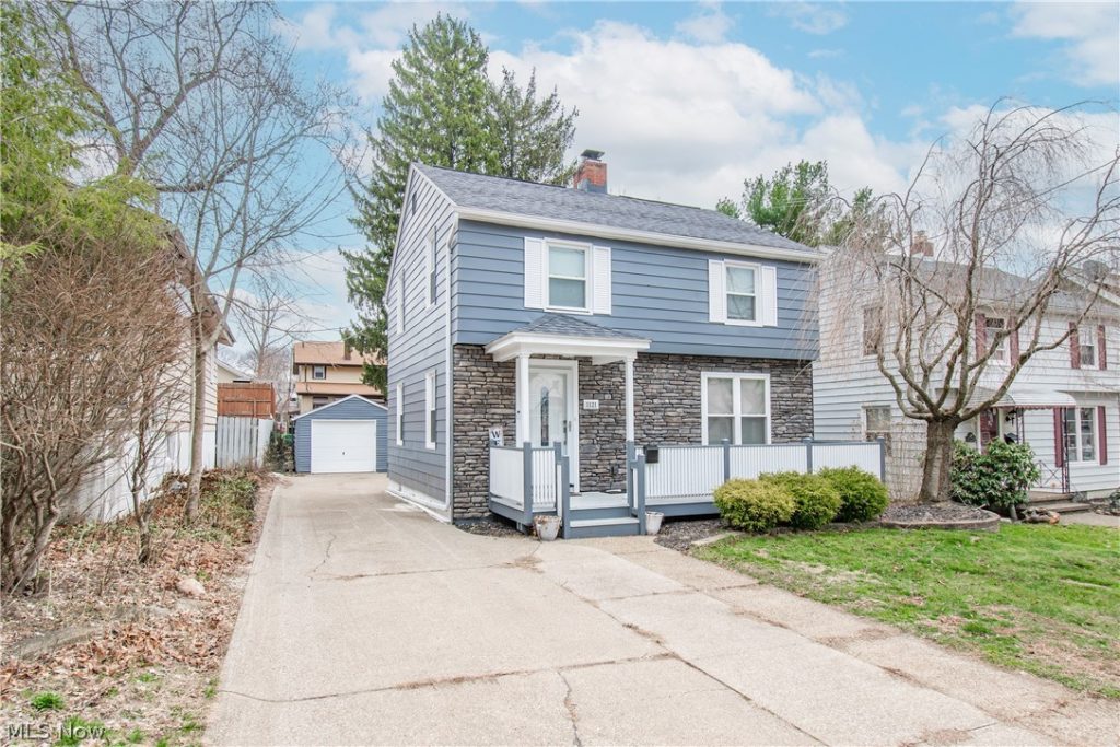 1121 Woodward Avenue, Akron, OH