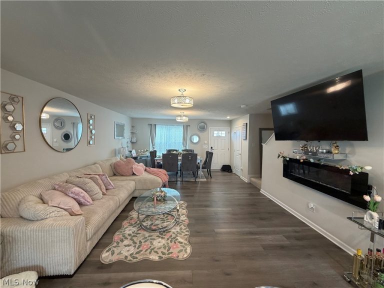 105 Zenith Court, Eastlake, OH - Photo 6
