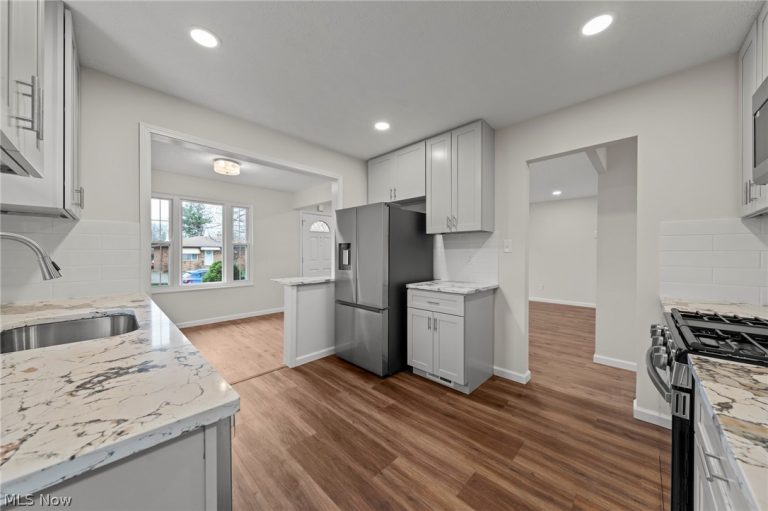 1201 Galaxy Drive, Cleveland, OH - Photo 8