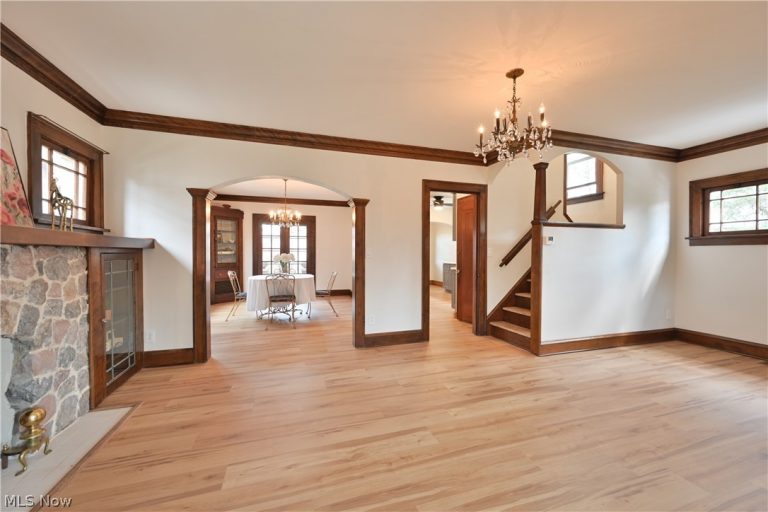 2163 Waterbury Road, Lakewood, OH - Photo 8