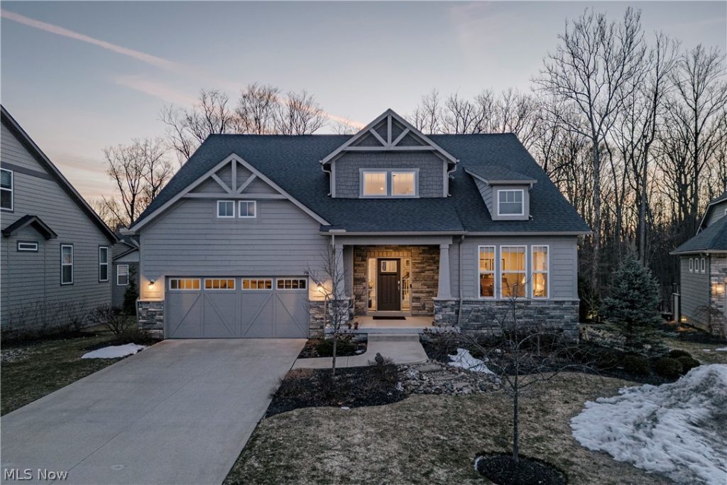554 Salt Lake Circle, Orange, OH