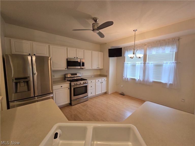 9910 Country Club Circle, Twinsburg, OH - Photo 2