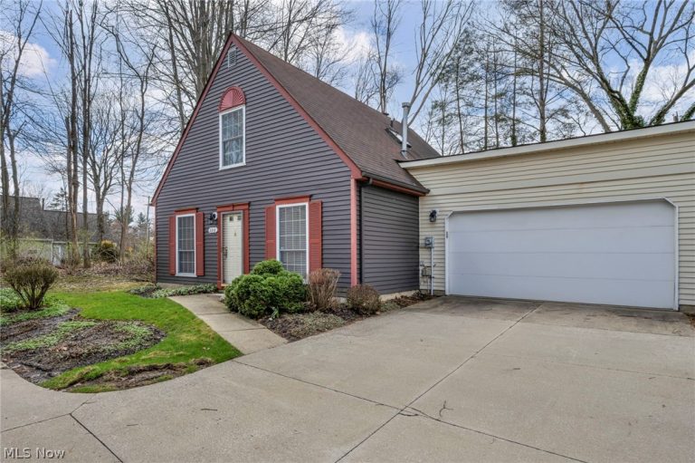 2210 Pine Tree Ln Lane #23, Twinsburg, OH, 44087