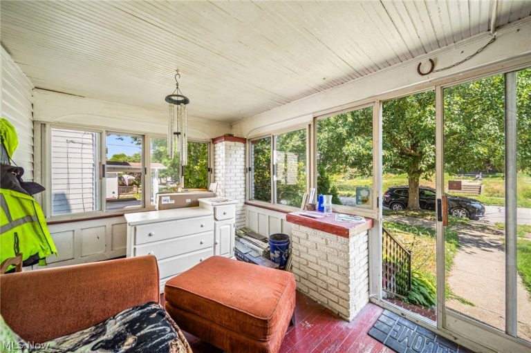 1066 Emma Avenue, Akron, OH - Photo 4