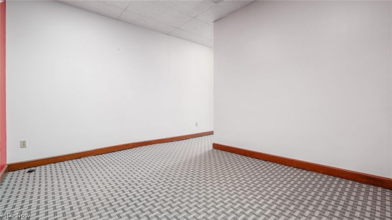 927 Wheeling Avenue #206, Cambridge, OH - Photo 5