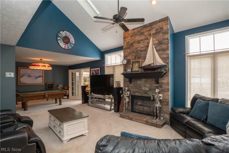 4839 Pond Drive, North Canton, OH - Photo 3