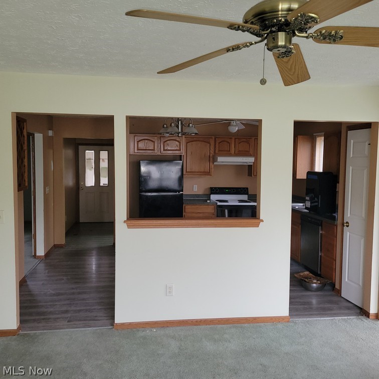 302 Glen, Elyria, OH - Photo 4