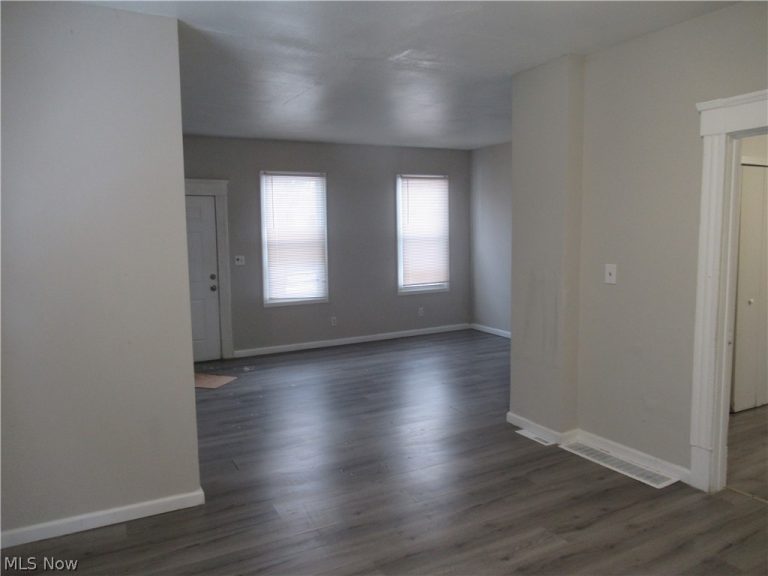 1530 Winchester Avenue, Lakewood, OH - Photo 5