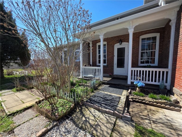 263 Riddle Avenue, Ravenna, OH - Photo 2