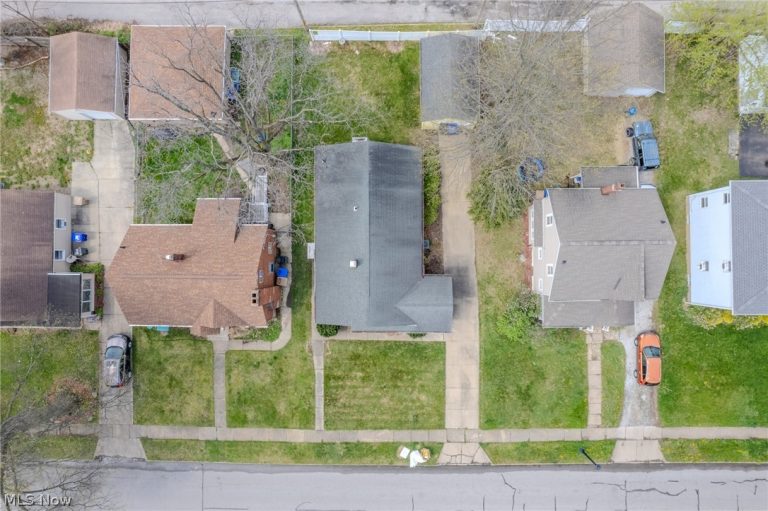 2330 21 Street, Cuyahoga Falls, OH - Photo 3