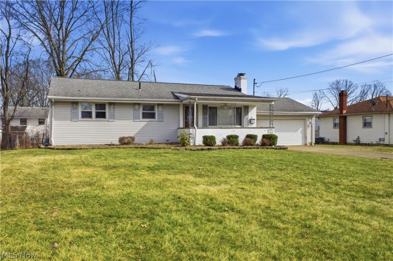 923 Kirwan Drive, Youngstown, OH - Photo 2