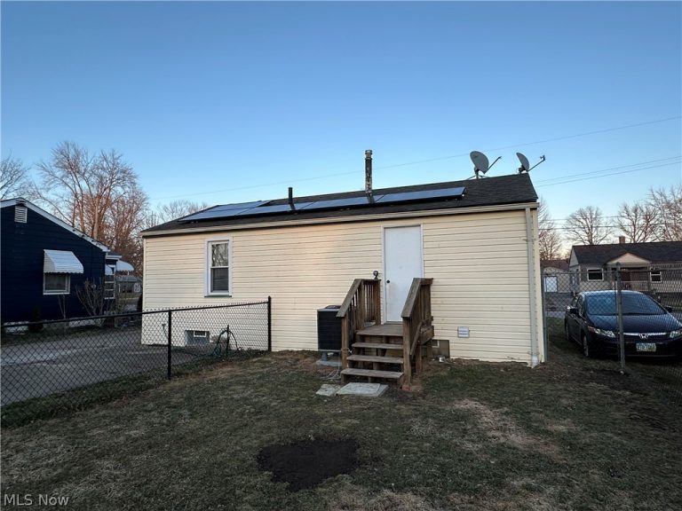 1867 Sheridan Avenue, Warren, OH - Photo 4