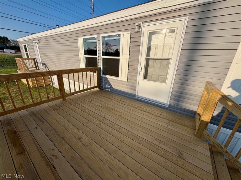 924 Mountain View Drive, Minerva, OH - Photo 8
