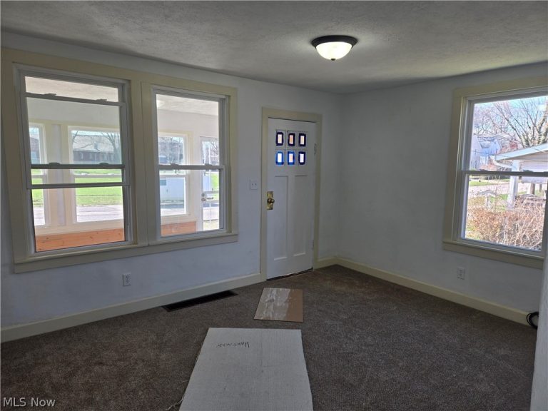 319 17th Street, Elyria, OH - Photo 2