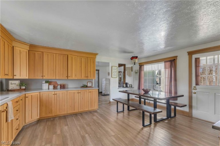 16236 Old State Road, Middlefield, OH - Photo 8