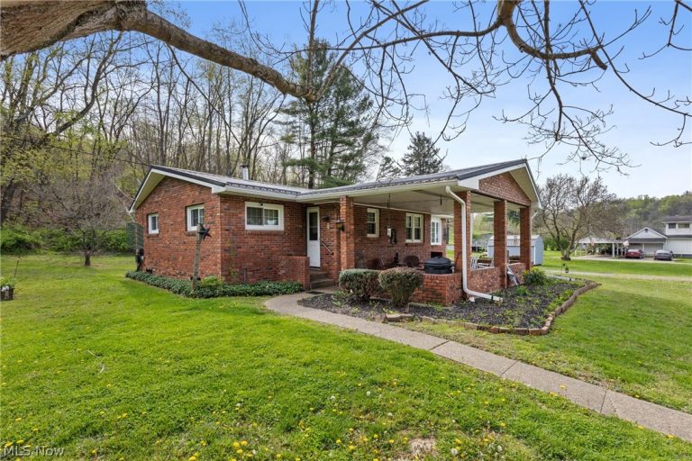 55291 Town Hill Road, Jacobsburg, OH - Photo 4