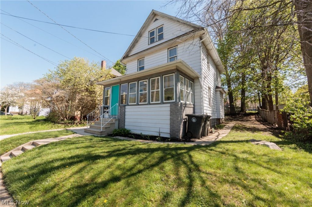 325 Para Avenue, Akron, OH