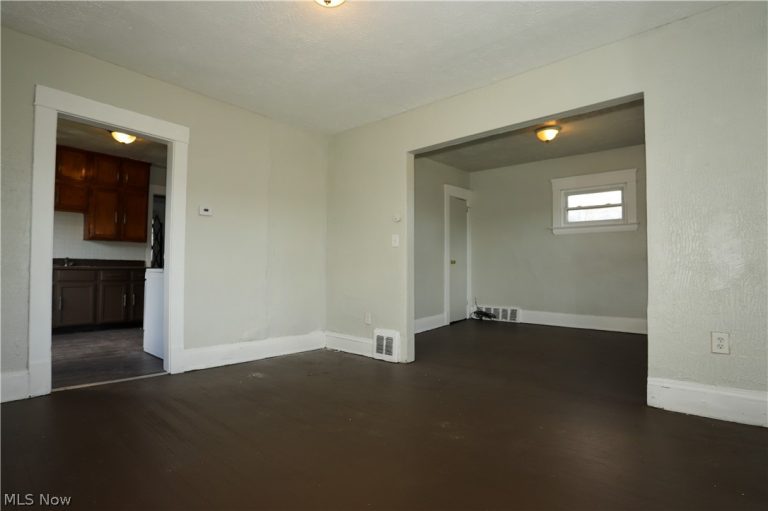 9409 Mount Auburn Avenue, Cleveland, OH - Photo 3