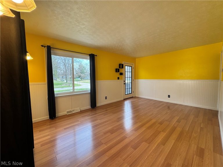 1905 Monticello Avenue, Warren, OH - Photo 4
