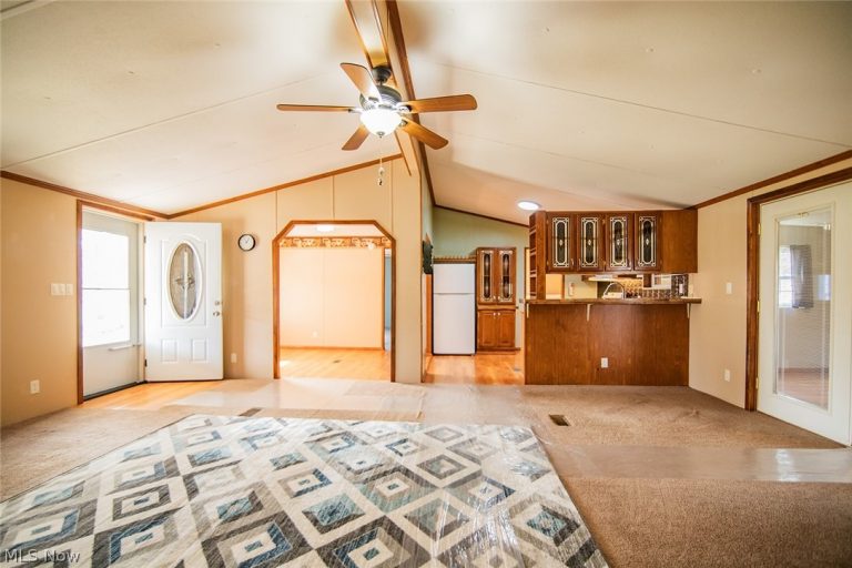 13533 Emerson Avenue, Williamstown, WV - Photo 5