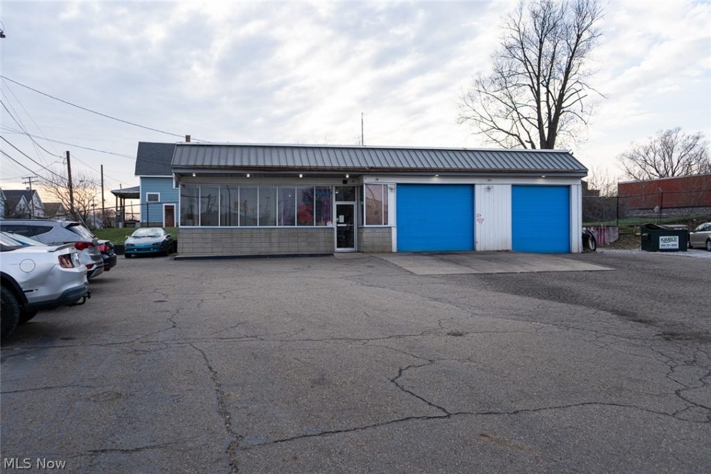 2203 Navarre Road, Canton, OH