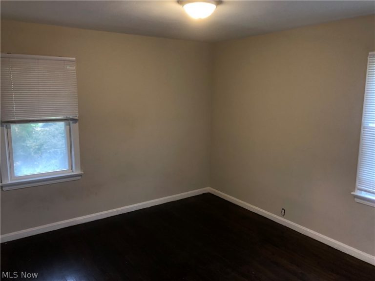 11303 Mccracken Road, Garfield Heights, OH - Photo 6