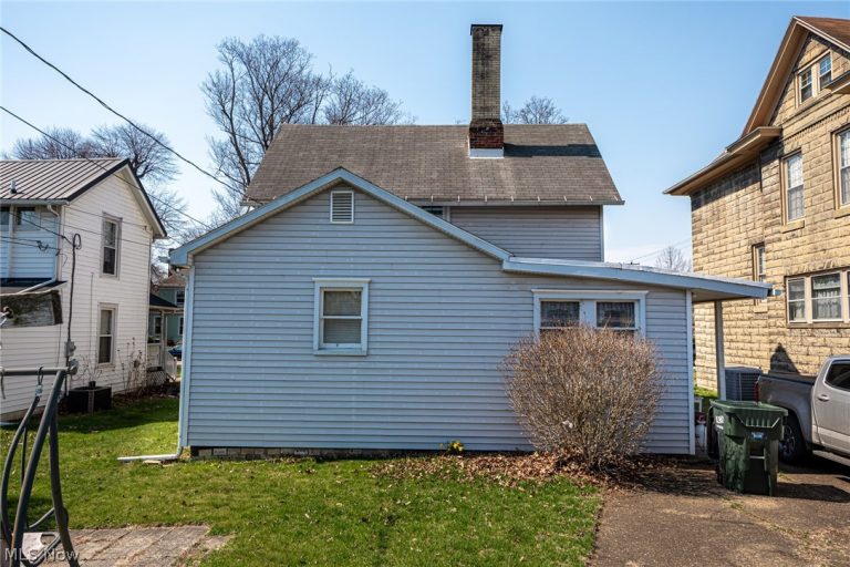 310 4th Street, Coshocton, OH - Photo 4