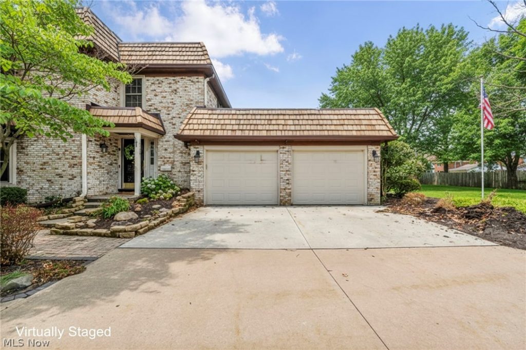 1179 Harwich Court #202, Rocky River, OH