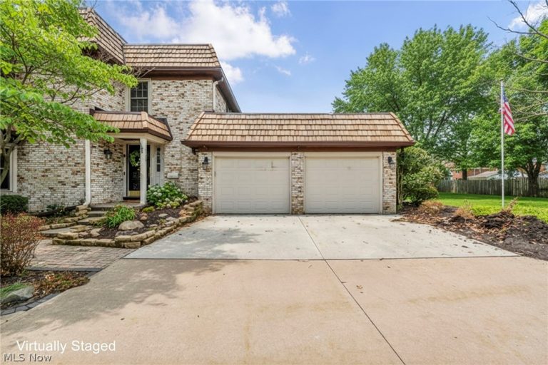 1179 Harwich Court #202, Rocky River, OH, 44116