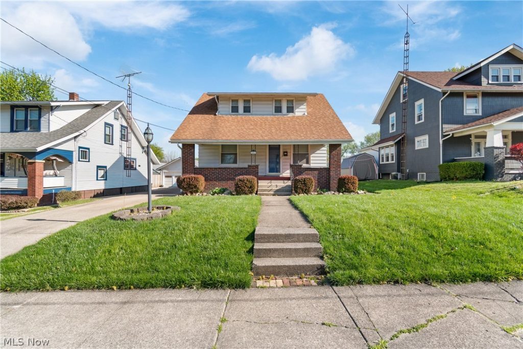 881 College Road, Alliance, OH