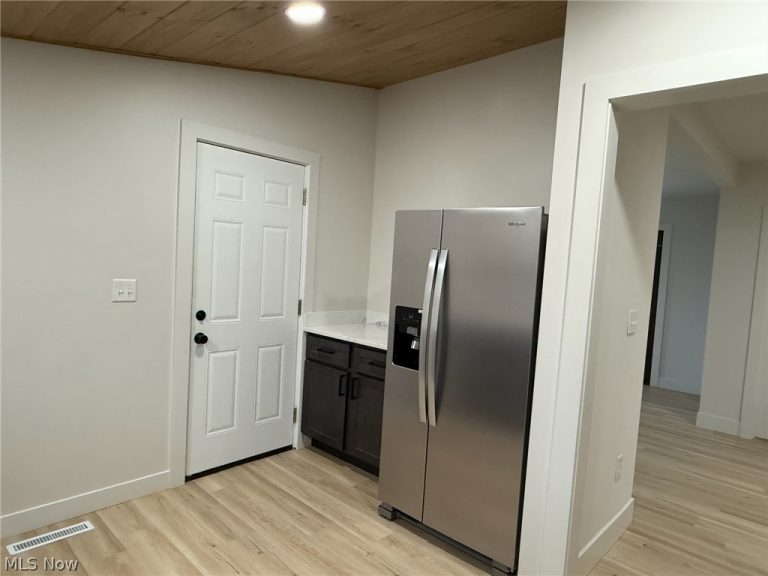 1986 Carolina Street, Dover, OH - Photo 4