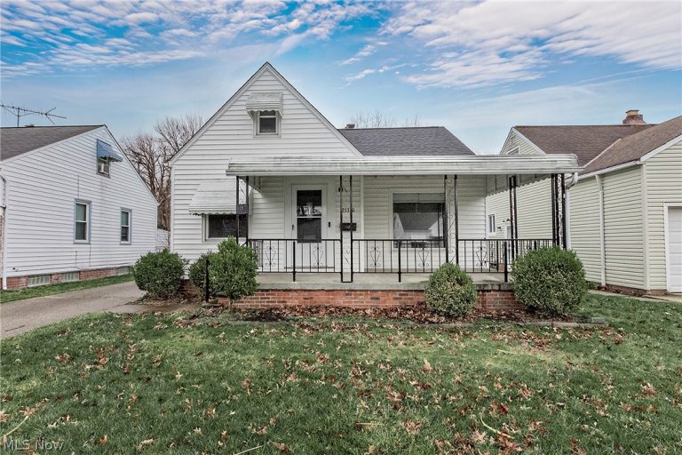 25370 Drakefield Avenue, Euclid, OH - Photo 2