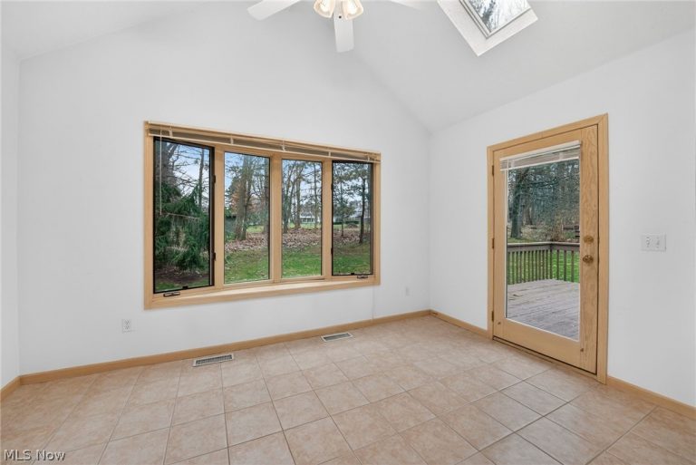 6284 Applecross Road, Highland Heights, OH - Photo 8