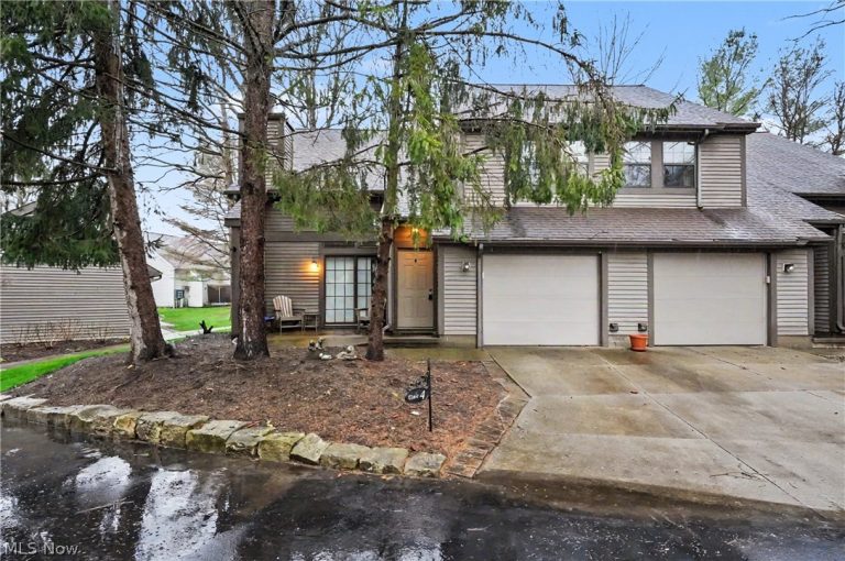 1323 Red Tail Hawk Court #4, Youngstown, OH, 44512