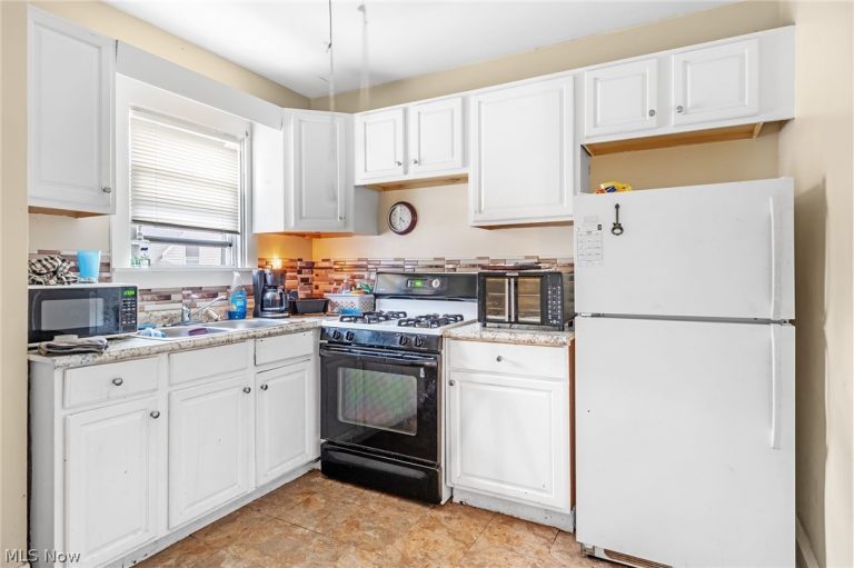 3746 39th Street, Cleveland, OH - Photo 8