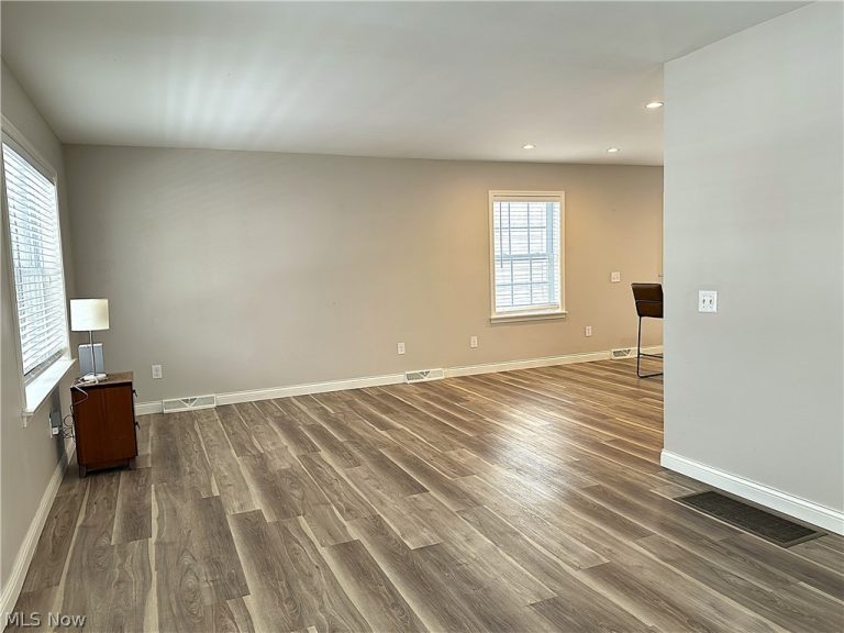 4433 Fenwick Avenue, Cleveland, OH - Photo 8