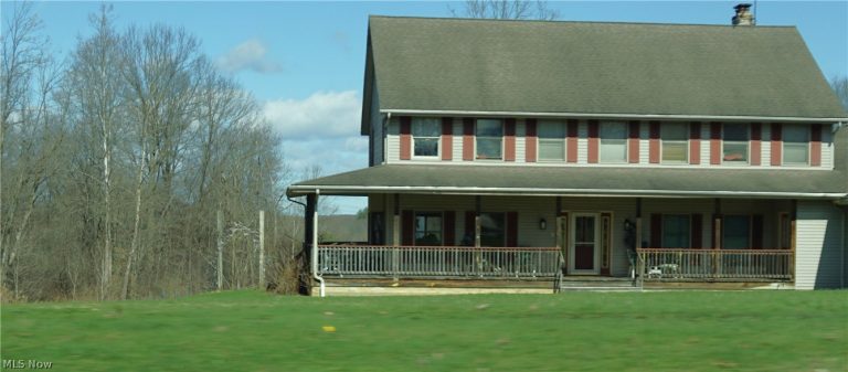 39335 Bainbridge Road, Solon, OH - Photo 2