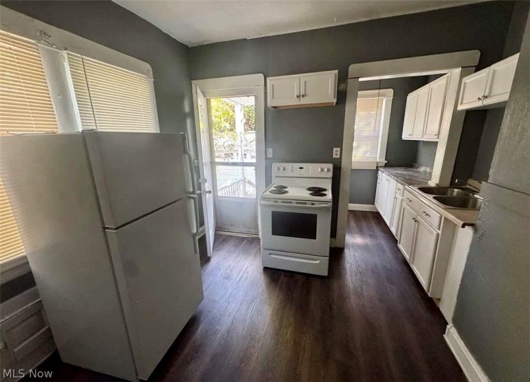 10006 Pierpont Avenue, Cleveland, OH - Photo 6