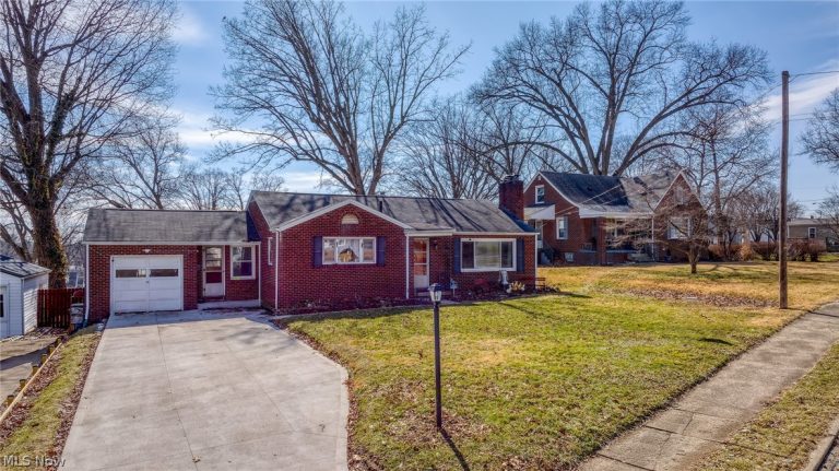 1410 Colonial Boulevard, Canton, OH - Photo 3