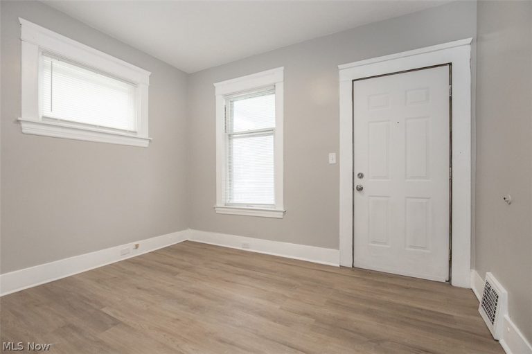 5614 Drake Avenue, Cleveland, OH - Photo 3