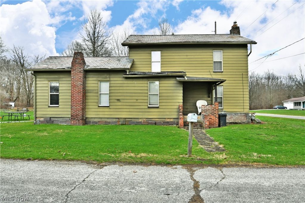 5013 King Graves Road, Vienna, OH