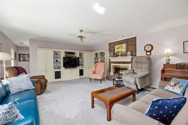 10806 Meadow Trail, Strongsville, OH - Photo 3