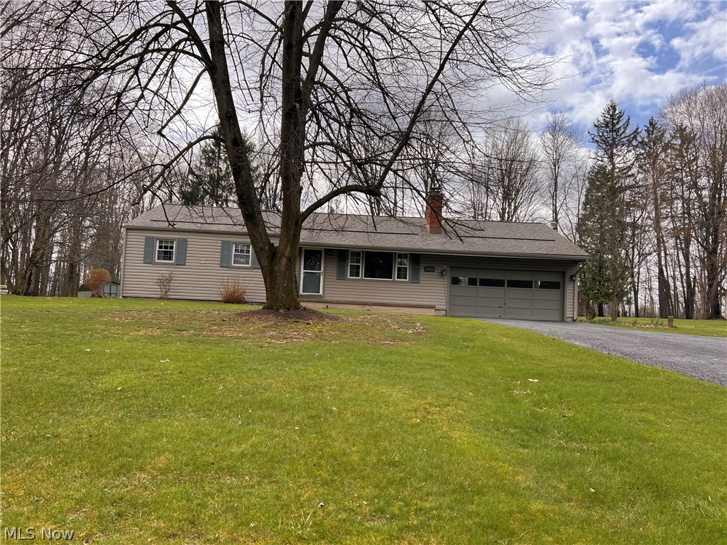 49231 England Drive, East Palestine, OH