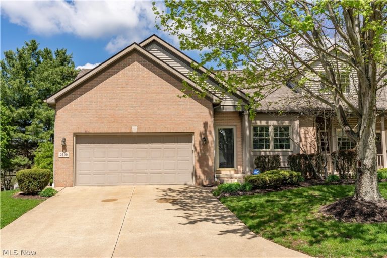 2939 Halwyck Circle, North Canton, OH, 44720
