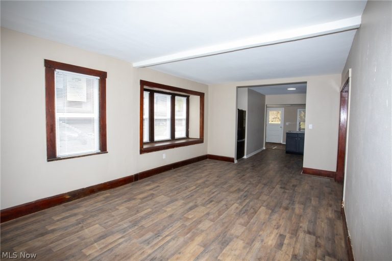 228 Center Street, Hubbard, OH - Photo 6