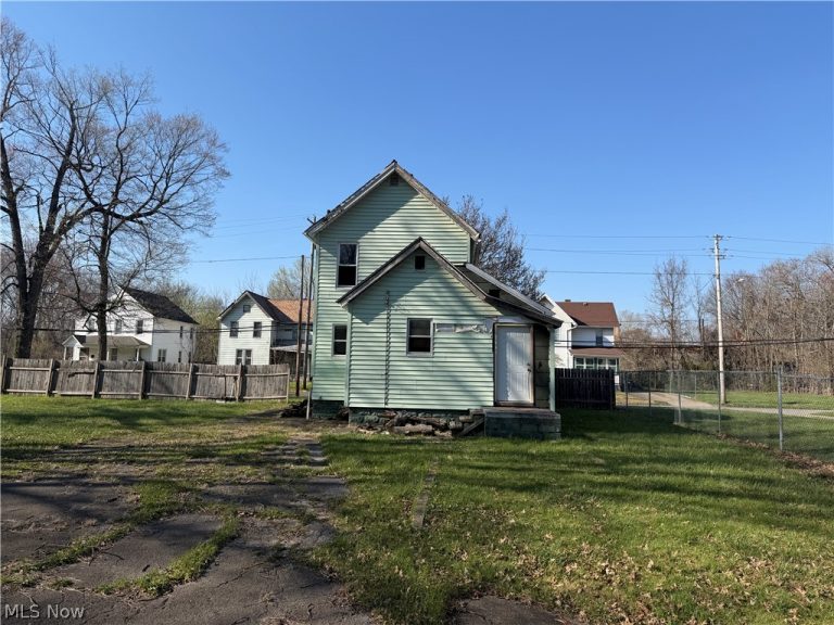 199 Forest Street, Warren, OH - Photo 8