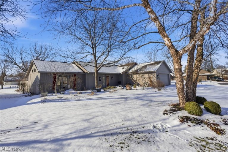 32933 Woodspring Circle, North Ridgeville, OH - Photo 4