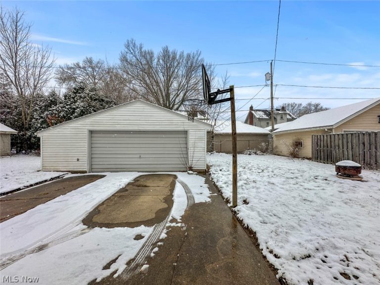 32 Como Street, Struthers, OH - Photo 4