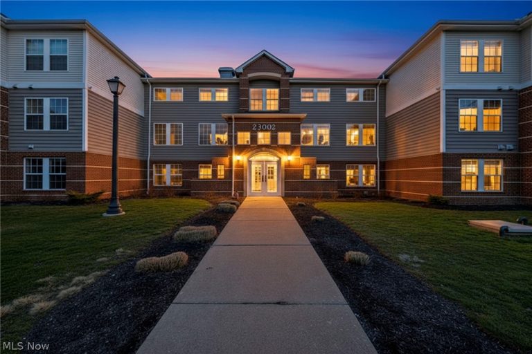 23002 Chandlers Lane, Olmsted Falls, OH, 44138